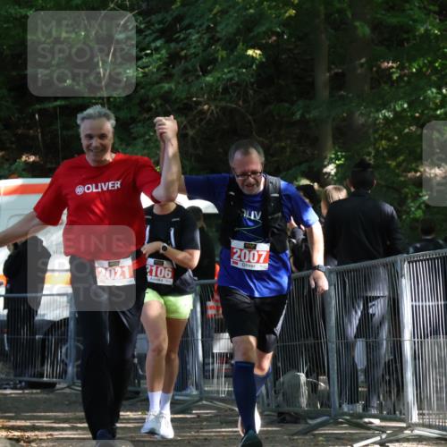 28.09.2025 - 33. Volkslauf durch das schöne Alstertal Strokosch-Dieckow http://msf.ph/oto/8957047 28.09.2025 13:00:47 Ziel 2007, 2021, 2106 meine-sportfotos.de