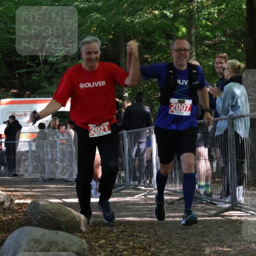 28.09.2025 - 33. Volkslauf durch das schöne Alstertal Strokosch-Dieckow http://msf.ph/oto/8957053 28.09.2025 13:00:49 Ziel 2007, 2021, 2106 meine-sportfotos.de
