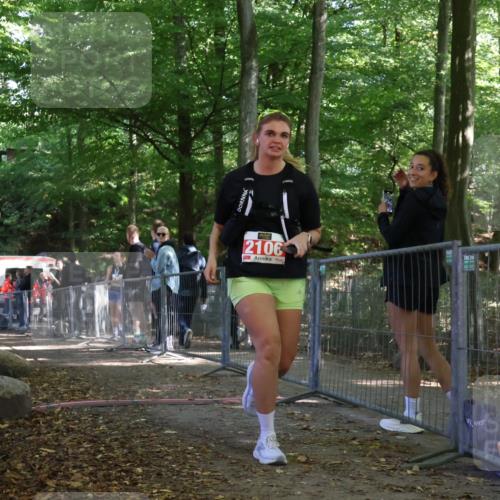 28.09.2025 - 33. Volkslauf durch das schöne Alstertal Strokosch-Dieckow http://msf.ph/oto/8957101 28.09.2025 13:00:53 Ziel 2106 meine-sportfotos.de