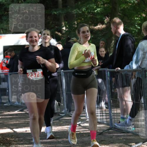 28.09.2025 - 33. Volkslauf durch das schöne Alstertal Strokosch-Dieckow http://msf.ph/oto/8957228 28.09.2025 13:02:15 Ziel 2247, 2378, 2527 meine-sportfotos.de