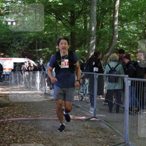 28.09.2025 - 33. Volkslauf durch das schöne Alstertal Strokosch-Dieckow http://msf.ph/oto/8958136 28.09.2025 13:09:49 Ziel 2251 meine-sportfotos.de