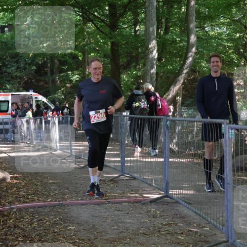 28.09.2025 - 33. Volkslauf durch das schöne Alstertal Strokosch-Dieckow http://msf.ph/oto/8958252 28.09.2025 13:13:58 Ziel 2296 meine-sportfotos.de