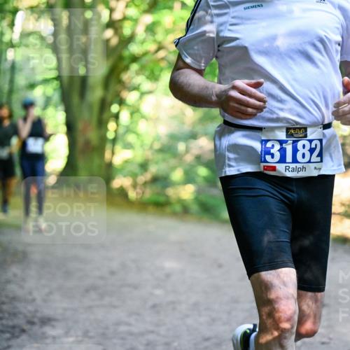 28.09.2025 - 33. Volkslauf durch das schöne Alstertal Dr. Thomas Lammeyer http://msf.ph/oto/8958464 28.09.2025 10:51:39 Laufen 3182 meine-sportfotos.de