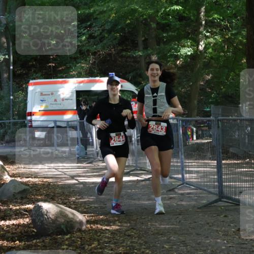28.09.2025 - 33. Volkslauf durch das schöne Alstertal Strokosch-Dieckow http://msf.ph/oto/8958471 28.09.2025 13:17:35 Ziel 2643, 2644 meine-sportfotos.de