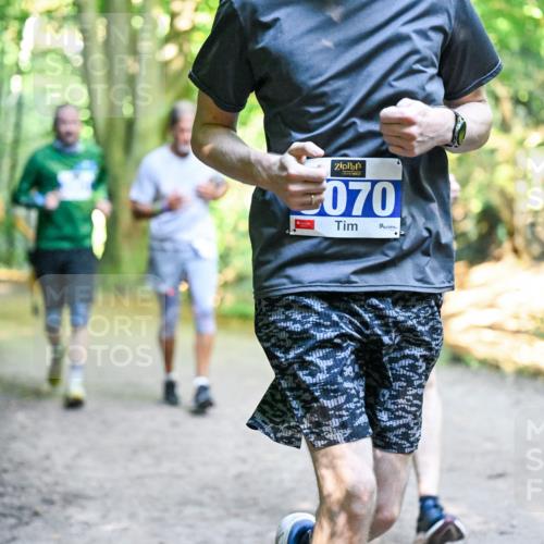 28.09.2025 - 33. Volkslauf durch das schöne Alstertal Dr. Thomas Lammeyer http://msf.ph/oto/8958553 28.09.2025 10:51:52 Laufen 070 meine-sportfotos.de