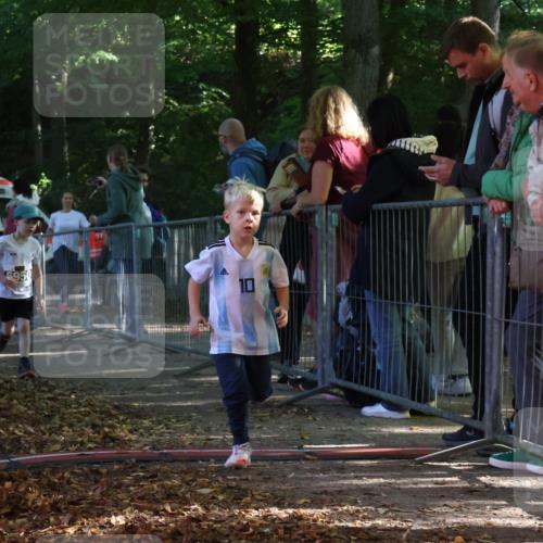 28.09.2025 - 33. Volkslauf durch das schöne Alstertal Strokosch-Dieckow http://msf.ph/oto/8958873 28.09.2025 10:42:26 Ziel  meine-sportfotos.de