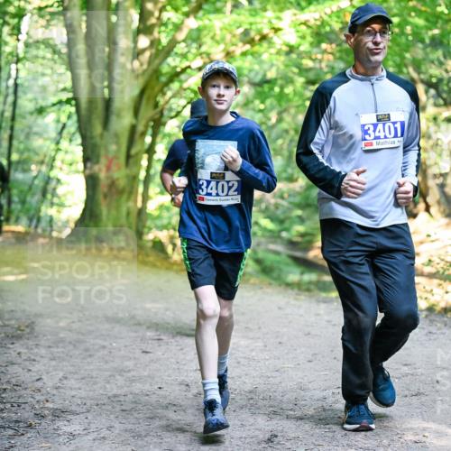28.09.2025 - 33. Volkslauf durch das schöne Alstertal Dr. Thomas Lammeyer http://msf.ph/oto/8958997 28.09.2025 10:53:12 Laufen 3402, 3401 meine-sportfotos.de