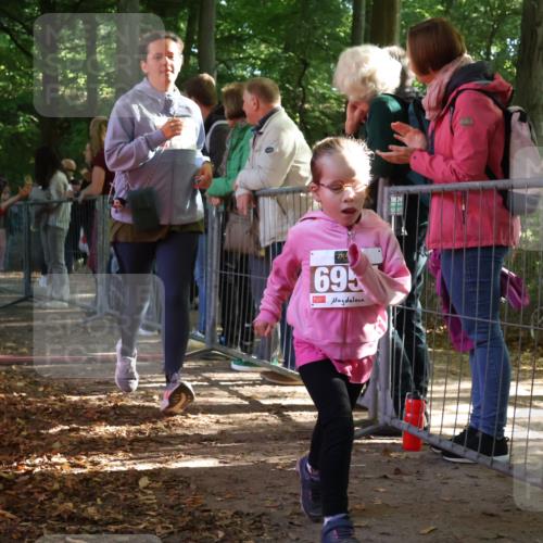 28.09.2025 - 33. Volkslauf durch das schöne Alstertal Strokosch-Dieckow http://msf.ph/oto/8959047 28.09.2025 10:43:01 Ziel  meine-sportfotos.de