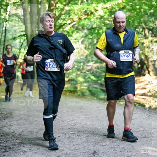 28.09.2025 - 33. Volkslauf durch das schöne Alstertal Dr. Thomas Lammeyer http://msf.ph/oto/8959126 28.09.2025 10:53:26 Laufen 3240, 3239 meine-sportfotos.de