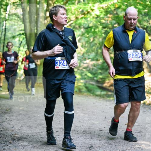 28.09.2025 - 33. Volkslauf durch das schöne Alstertal Dr. Thomas Lammeyer http://msf.ph/oto/8959129 28.09.2025 10:53:26 Laufen 3240, 3239 meine-sportfotos.de