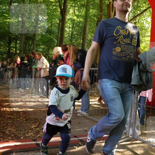 28.09.2025 - 33. Volkslauf durch das schöne Alstertal Strokosch-Dieckow http://msf.ph/oto/8959216 28.09.2025 10:43:44 Ziel  meine-sportfotos.de
