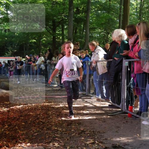 28.09.2025 - 33. Volkslauf durch das schöne Alstertal Strokosch-Dieckow http://msf.ph/oto/8959462 28.09.2025 10:45:53 Ziel 5015, 5016, 5027 meine-sportfotos.de