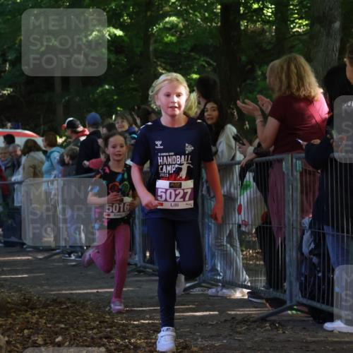 28.09.2025 - 33. Volkslauf durch das schöne Alstertal Strokosch-Dieckow http://msf.ph/oto/8959485 28.09.2025 10:45:55 Ziel 5016, 5027 meine-sportfotos.de