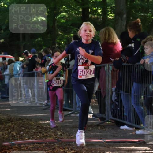 28.09.2025 - 33. Volkslauf durch das schöne Alstertal Strokosch-Dieckow http://msf.ph/oto/8959491 28.09.2025 10:45:56 Ziel 5016, 5027 meine-sportfotos.de