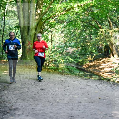 28.09.2025 - 33. Volkslauf durch das schöne Alstertal Dr. Thomas Lammeyer http://msf.ph/oto/8959516 28.09.2025 10:54:38 Laufen 3281, 3289 meine-sportfotos.de