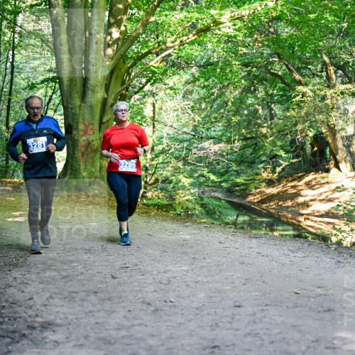 28.09.2025 - 33. Volkslauf durch das schöne Alstertal Dr. Thomas Lammeyer http://msf.ph/oto/8959517 28.09.2025 10:54:38 Laufen 3281, 3289 meine-sportfotos.de