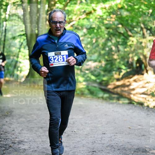 28.09.2025 - 33. Volkslauf durch das schöne Alstertal Dr. Thomas Lammeyer http://msf.ph/oto/8959541 28.09.2025 10:54:41 Laufen 3281, 3289 meine-sportfotos.de