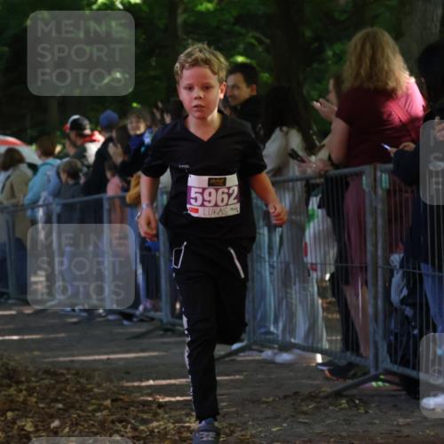 28.09.2025 - 33. Volkslauf durch das schöne Alstertal Strokosch-Dieckow http://msf.ph/oto/8959582 28.09.2025 10:46:16 Ziel 5962 meine-sportfotos.de