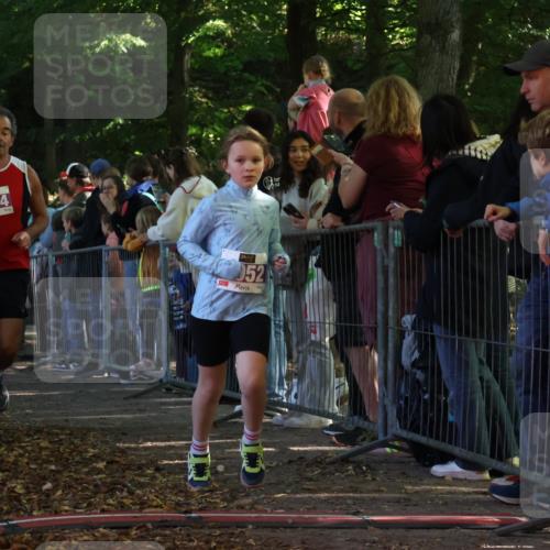 28.09.2025 - 33. Volkslauf durch das schöne Alstertal Strokosch-Dieckow http://msf.ph/oto/8959715 28.09.2025 10:46:46 Ziel 5013, 5014, 5952, 5953, 5958, 5959, 5969 meine-sportfotos.de