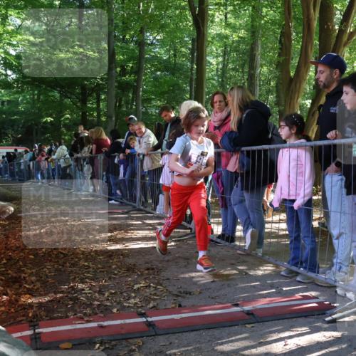 28.09.2025 - 33. Volkslauf durch das schöne Alstertal Strokosch-Dieckow http://msf.ph/oto/8960010 28.09.2025 10:47:24 Ziel 5960 meine-sportfotos.de