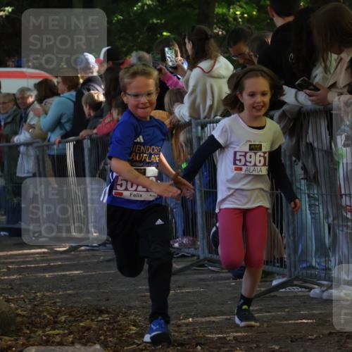 28.09.2025 - 33. Volkslauf durch das schöne Alstertal Strokosch-Dieckow http://msf.ph/oto/8960025 28.09.2025 10:47:35 Ziel 5004, 5029, 5035, 5049, 5961 meine-sportfotos.de