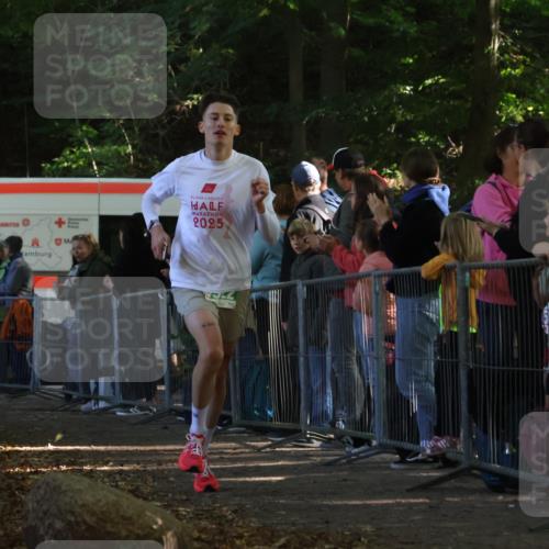 28.09.2025 - 33. Volkslauf durch das schöne Alstertal Strokosch-Dieckow http://msf.ph/oto/8960469 28.09.2025 10:49:27 Ziel 4175, 4922 meine-sportfotos.de
