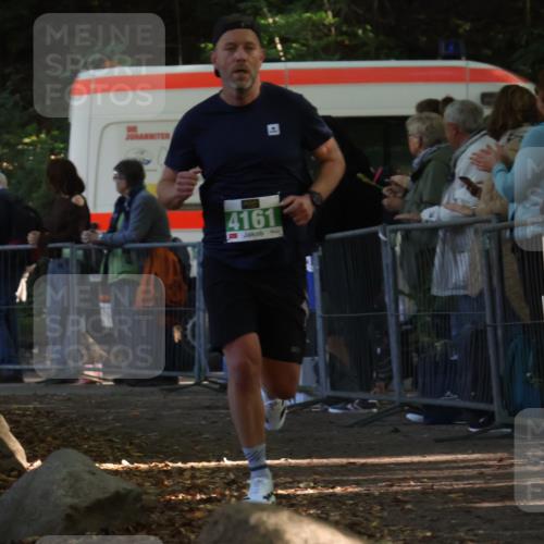 28.09.2025 - 33. Volkslauf durch das schöne Alstertal Strokosch-Dieckow http://msf.ph/oto/8960602 28.09.2025 10:50:11 Ziel 4161 meine-sportfotos.de