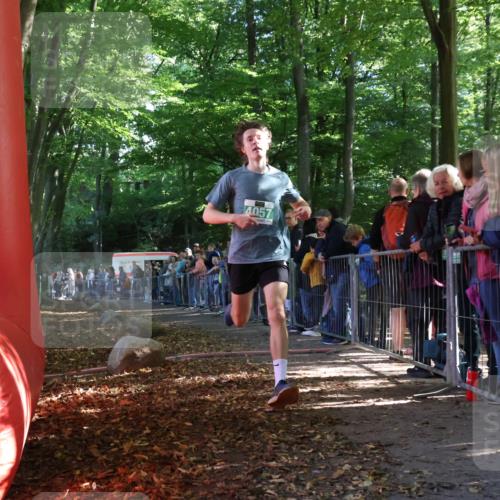 28.09.2025 - 33. Volkslauf durch das schöne Alstertal Strokosch-Dieckow http://msf.ph/oto/8960943 28.09.2025 10:51:40 Ziel 4057 meine-sportfotos.de