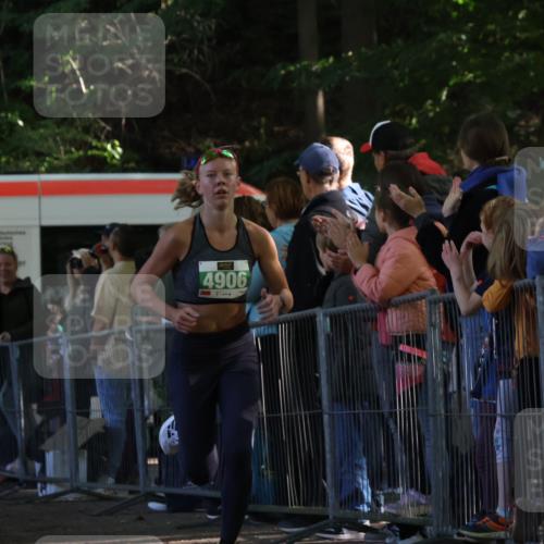 28.09.2025 - 33. Volkslauf durch das schöne Alstertal Strokosch-Dieckow http://msf.ph/oto/8961001 28.09.2025 10:52:12 Ziel 4906, 4910 meine-sportfotos.de