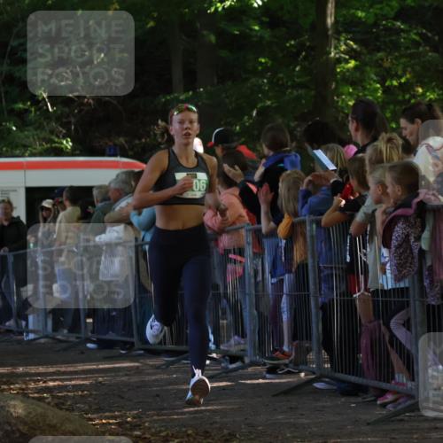 28.09.2025 - 33. Volkslauf durch das schöne Alstertal Strokosch-Dieckow http://msf.ph/oto/8961005 28.09.2025 10:52:12 Ziel 4906, 4910 meine-sportfotos.de