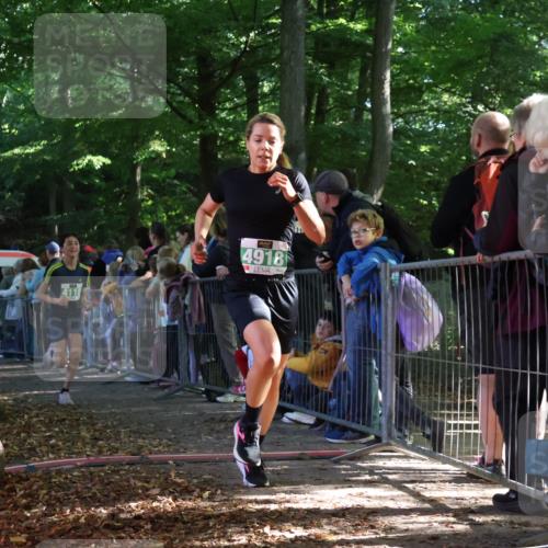 28.09.2025 - 33. Volkslauf durch das schöne Alstertal Strokosch-Dieckow http://msf.ph/oto/8961094 28.09.2025 10:52:22 Ziel 4075, 4118, 4918 meine-sportfotos.de