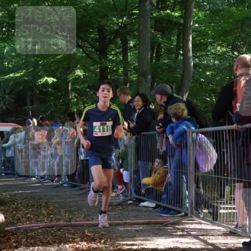 28.09.2025 - 33. Volkslauf durch das schöne Alstertal Strokosch-Dieckow http://msf.ph/oto/8961106 28.09.2025 10:52:24 Ziel 4075, 4118, 4918 meine-sportfotos.de