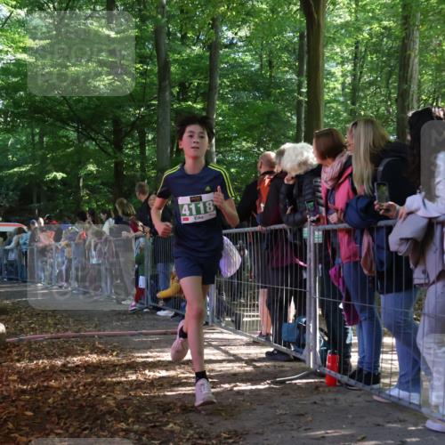 28.09.2025 - 33. Volkslauf durch das schöne Alstertal Strokosch-Dieckow http://msf.ph/oto/8961118 28.09.2025 10:52:25 Ziel 4075, 4118 meine-sportfotos.de