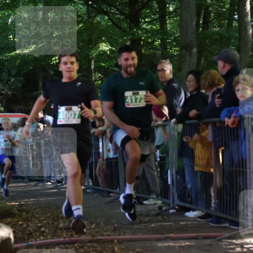 28.09.2025 - 33. Volkslauf durch das schöne Alstertal Strokosch-Dieckow http://msf.ph/oto/8961192 28.09.2025 10:52:50 Ziel 4007, 4078, 4173, 4185 meine-sportfotos.de