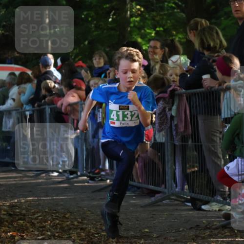 28.09.2025 - 33. Volkslauf durch das schöne Alstertal Strokosch-Dieckow http://msf.ph/oto/8961256 28.09.2025 10:53:15 Ziel 4132, 4924 meine-sportfotos.de