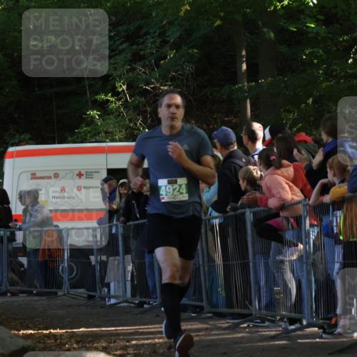 28.09.2025 - 33. Volkslauf durch das schöne Alstertal Strokosch-Dieckow http://msf.ph/oto/8961265 28.09.2025 10:53:18 Ziel 4924 meine-sportfotos.de