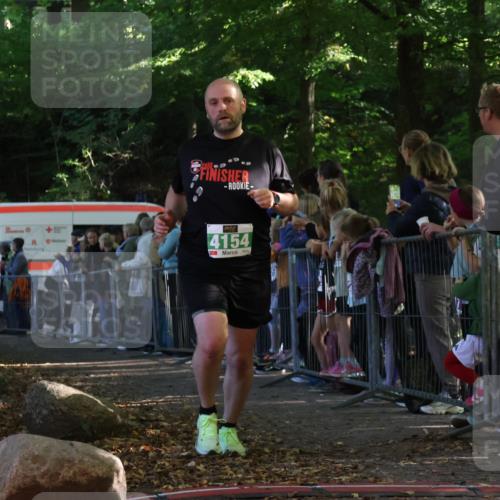 28.09.2025 - 33. Volkslauf durch das schöne Alstertal Strokosch-Dieckow http://msf.ph/oto/8961282 28.09.2025 10:53:29 Ziel 4154 meine-sportfotos.de