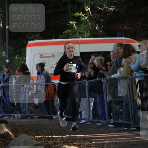28.09.2025 - 33. Volkslauf durch das schöne Alstertal Strokosch-Dieckow http://msf.ph/oto/8961347 28.09.2025 10:53:49 Ziel 4025, 4115 meine-sportfotos.de