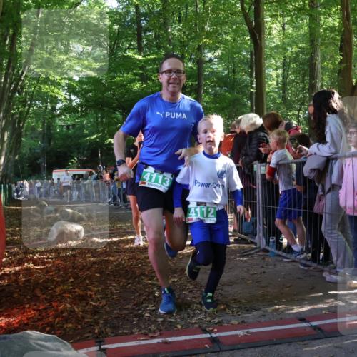 28.09.2025 - 33. Volkslauf durch das schöne Alstertal Strokosch-Dieckow http://msf.ph/oto/8961389 28.09.2025 10:54:15 Ziel 4112, 4113, 4177, 4916 meine-sportfotos.de
