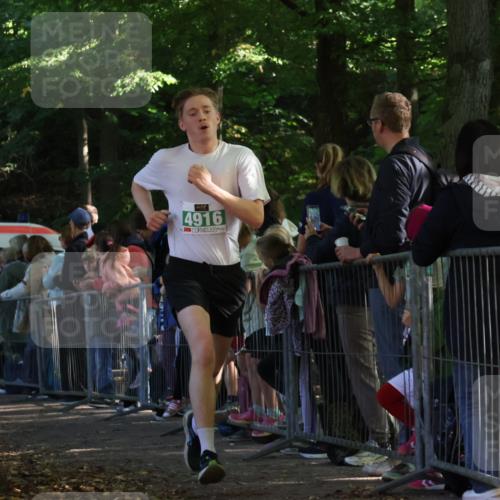 28.09.2025 - 33. Volkslauf durch das schöne Alstertal Strokosch-Dieckow http://msf.ph/oto/8961393 28.09.2025 10:54:19 Ziel 4916 meine-sportfotos.de