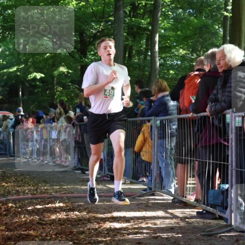 28.09.2025 - 33. Volkslauf durch das schöne Alstertal Strokosch-Dieckow http://msf.ph/oto/8961398 28.09.2025 10:54:20 Ziel 4916 meine-sportfotos.de