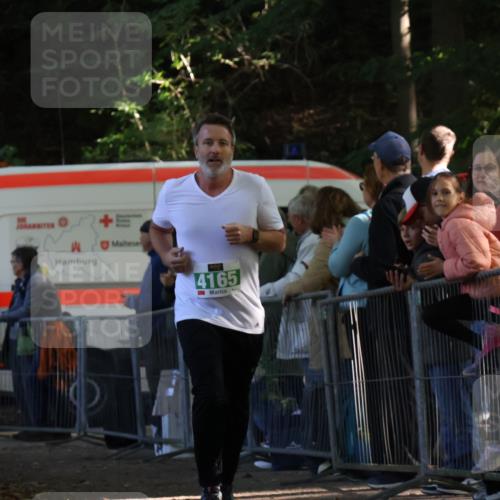 28.09.2025 - 33. Volkslauf durch das schöne Alstertal Strokosch-Dieckow http://msf.ph/oto/8961402 28.09.2025 10:54:34 Ziel 4165 meine-sportfotos.de
