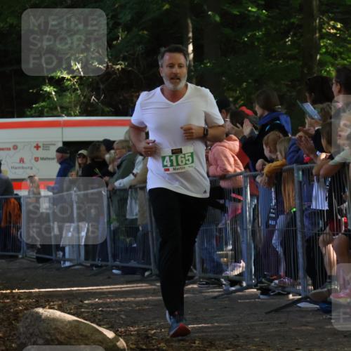 28.09.2025 - 33. Volkslauf durch das schöne Alstertal Strokosch-Dieckow http://msf.ph/oto/8961407 28.09.2025 10:54:36 Ziel 4165 meine-sportfotos.de