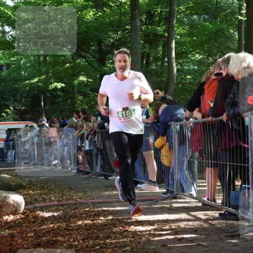 28.09.2025 - 33. Volkslauf durch das schöne Alstertal Strokosch-Dieckow http://msf.ph/oto/8961414 28.09.2025 10:54:38 Ziel 4165 meine-sportfotos.de