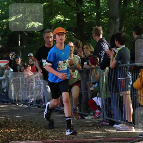 28.09.2025 - 33. Volkslauf durch das schöne Alstertal Strokosch-Dieckow http://msf.ph/oto/8961456 28.09.2025 10:54:56 Ziel 4035, 4047, 4155, 4157, 4188 meine-sportfotos.de