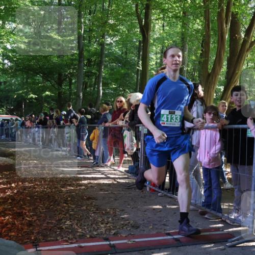 28.09.2025 - 33. Volkslauf durch das schöne Alstertal Strokosch-Dieckow http://msf.ph/oto/8961787 28.09.2025 10:56:29 Ziel 4133 meine-sportfotos.de