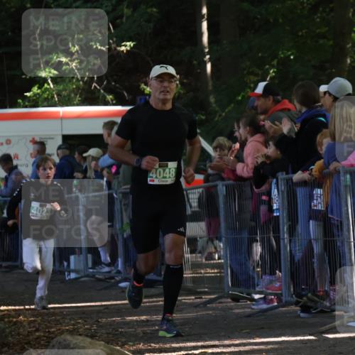 28.09.2025 - 33. Volkslauf durch das schöne Alstertal Strokosch-Dieckow http://msf.ph/oto/8961911 28.09.2025 10:56:54 Ziel 4023, 4048, 4055, 4186 meine-sportfotos.de