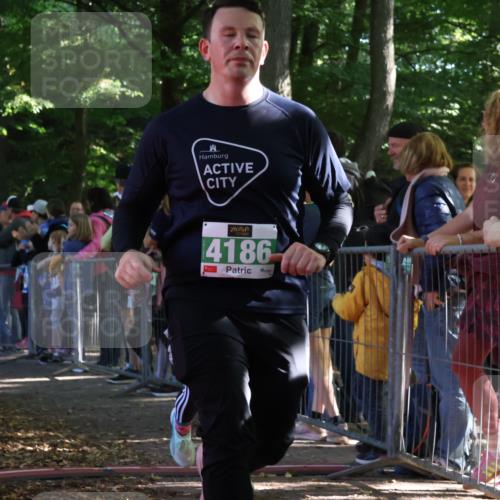 28.09.2025 - 33. Volkslauf durch das schöne Alstertal Strokosch-Dieckow http://msf.ph/oto/8962001 28.09.2025 10:57:04 Ziel 4012, 4032, 4044, 4045, 4060, 4186, 4187 meine-sportfotos.de