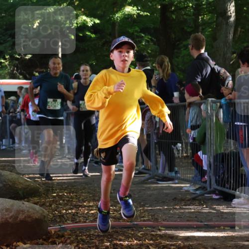 28.09.2025 - 33. Volkslauf durch das schöne Alstertal Strokosch-Dieckow http://msf.ph/oto/8962029 28.09.2025 10:57:07 Ziel 4012, 4032, 4044, 4045, 4060, 4130, 4160 meine-sportfotos.de