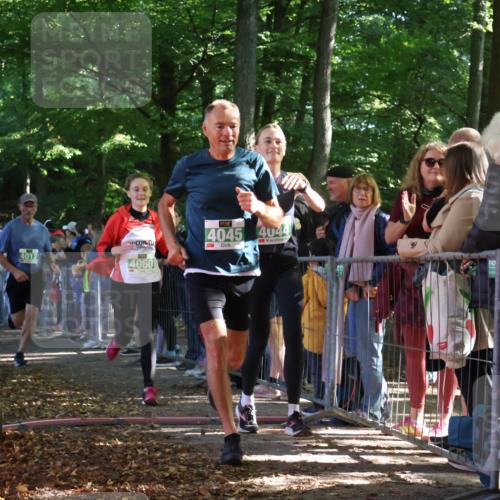 28.09.2025 - 33. Volkslauf durch das schöne Alstertal Strokosch-Dieckow http://msf.ph/oto/8962067 28.09.2025 10:57:10 Ziel 4012, 4032, 4044, 4045, 4060, 4130, 4160 meine-sportfotos.de